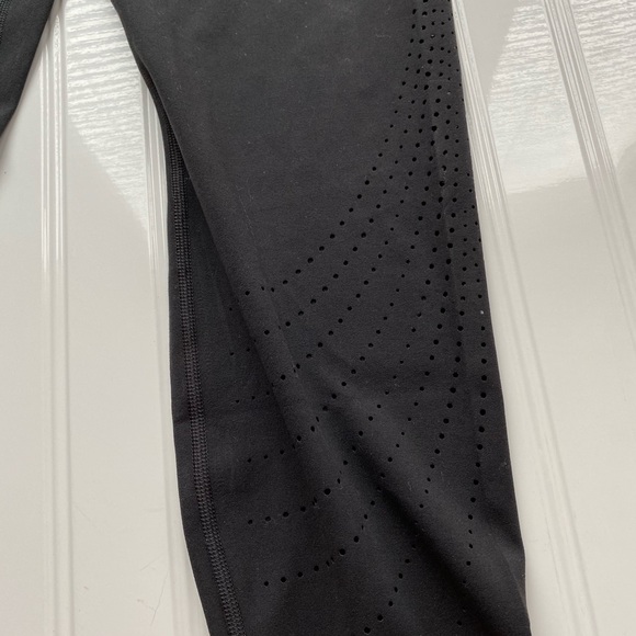 Athleta Elation Laser Cut 7/8 Tight in Powervita - Picture 5 of 8